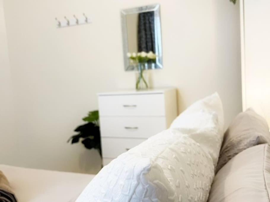 5 Bedroom, Sleeps 9 - Base To Explore Liverpool And Beyond Exterior photo