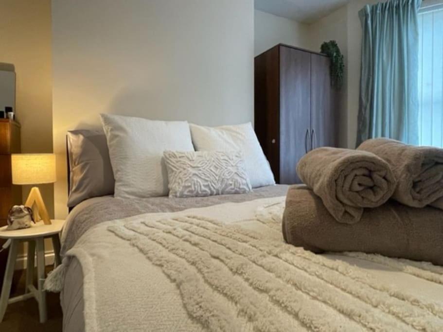 5 Bedroom, Sleeps 9 - Base To Explore Liverpool And Beyond Exterior photo