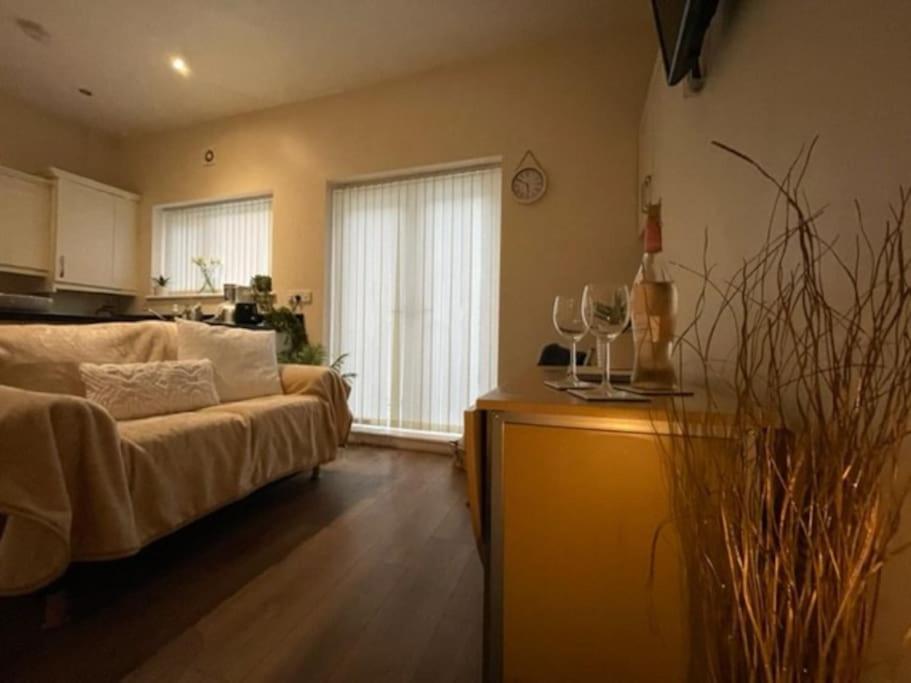 5 Bedroom, Sleeps 9 - Base To Explore Liverpool And Beyond Exterior photo