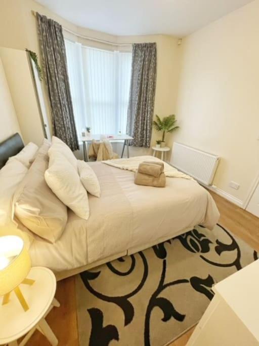 5 Bedroom, Sleeps 9 - Base To Explore Liverpool And Beyond Exterior photo