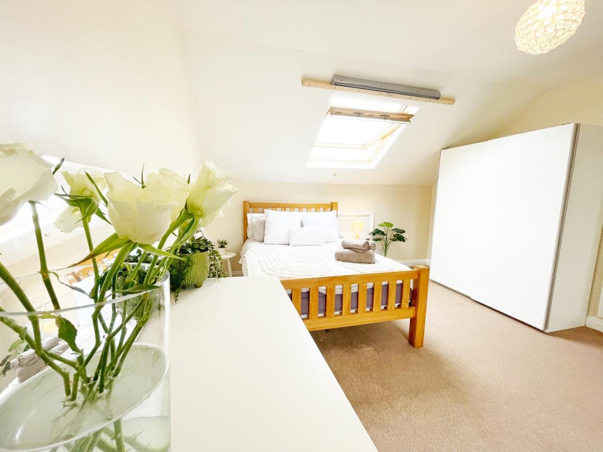 5 Bedroom, Sleeps 9 - Base To Explore Liverpool And Beyond Exterior photo