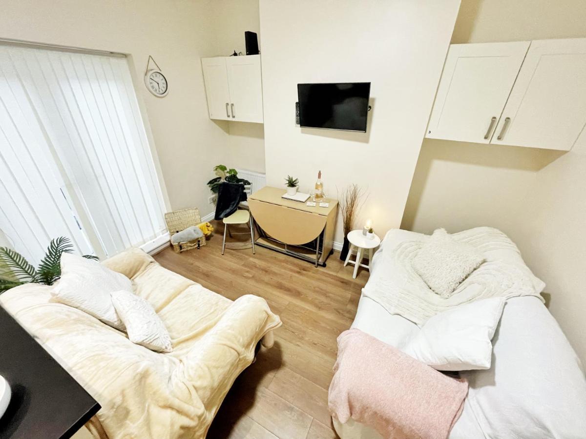 5 Bedroom, Sleeps 9 - Base To Explore Liverpool And Beyond Exterior photo