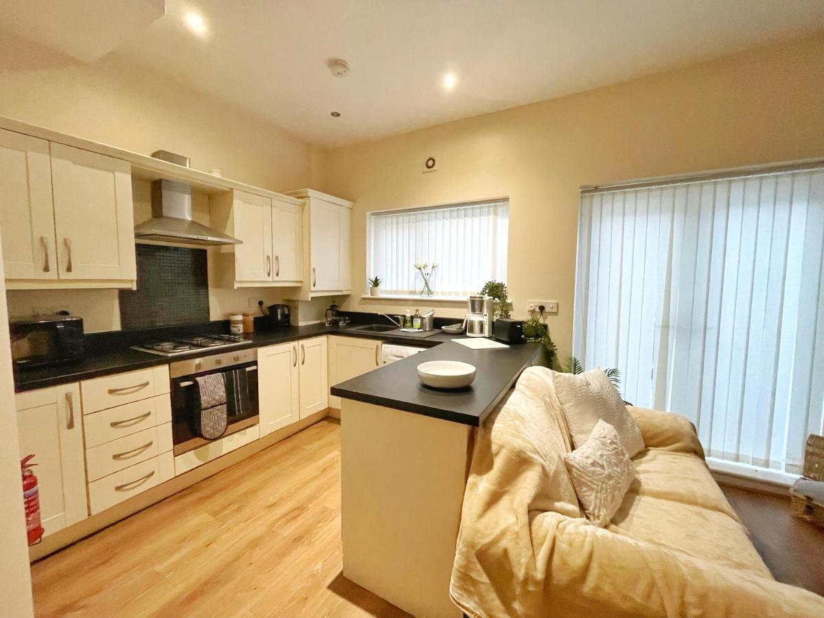 5 Bedroom, Sleeps 9 - Base To Explore Liverpool And Beyond Exterior photo